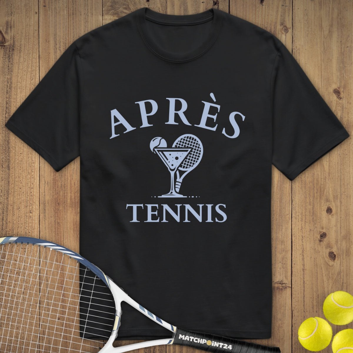 Apres Tennis Cocktail | Premium Herren T-Shirt - Matchpoint24 - Kleidung für Tennisfans
