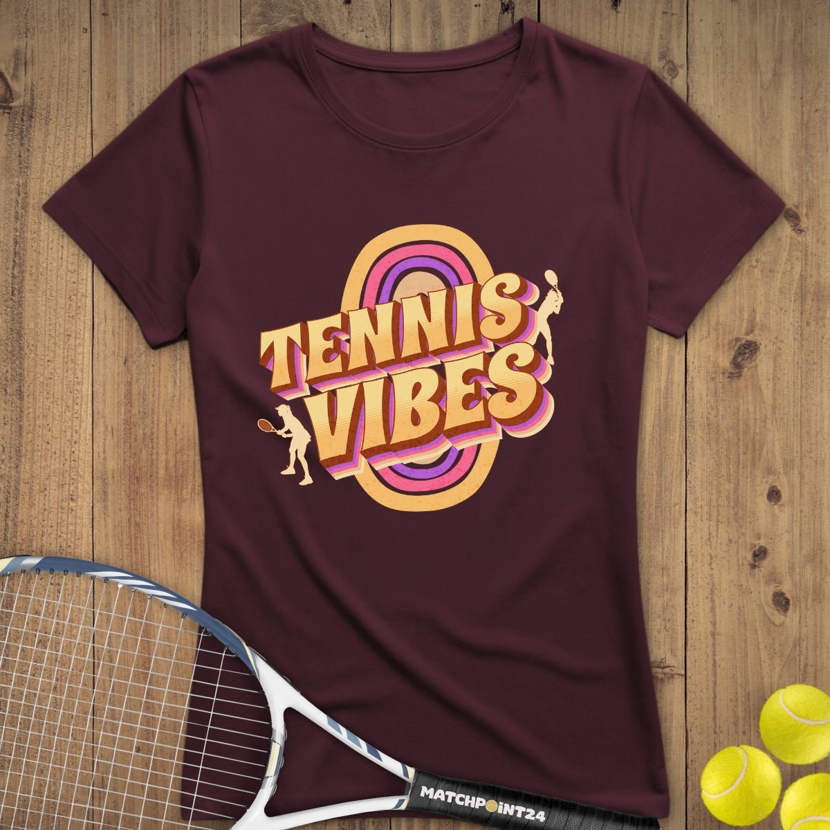 Retro Tennis Vibes | Premium Damen T-Shirt - Matchpoint24 - Kleidung für Tennisfans