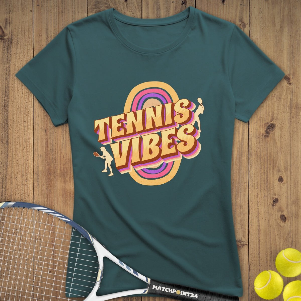 Retro Tennis Vibes | Premium Damen T-Shirt - Matchpoint24 - Kleidung für Tennisfans