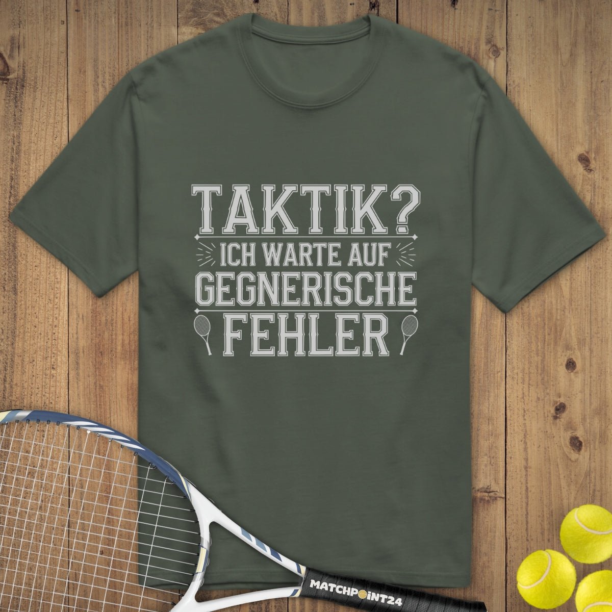 Taktik? | Premium Herren T-Shirt - Matchpoint24 - Kleidung für Tennisfans