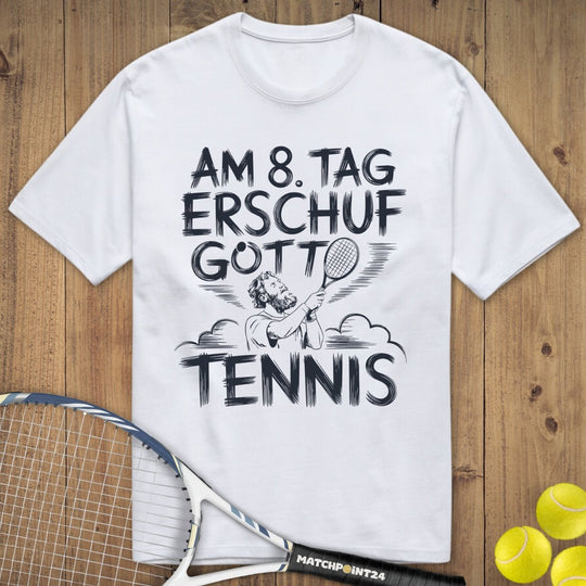 Gott an Tag 8 | Premium Herren T-Shirt - Matchpoint24 - Kleidung für Tennisfans