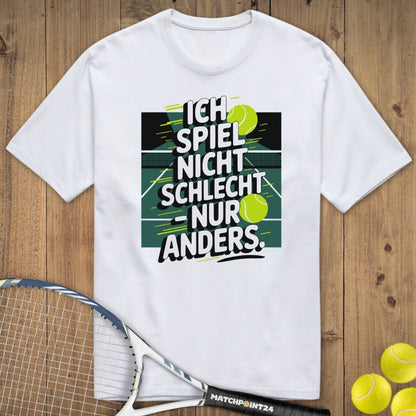 Ich spiel anders | Premium Herren T-Shirt - Matchpoint24 - Kleidung für Tennisfans