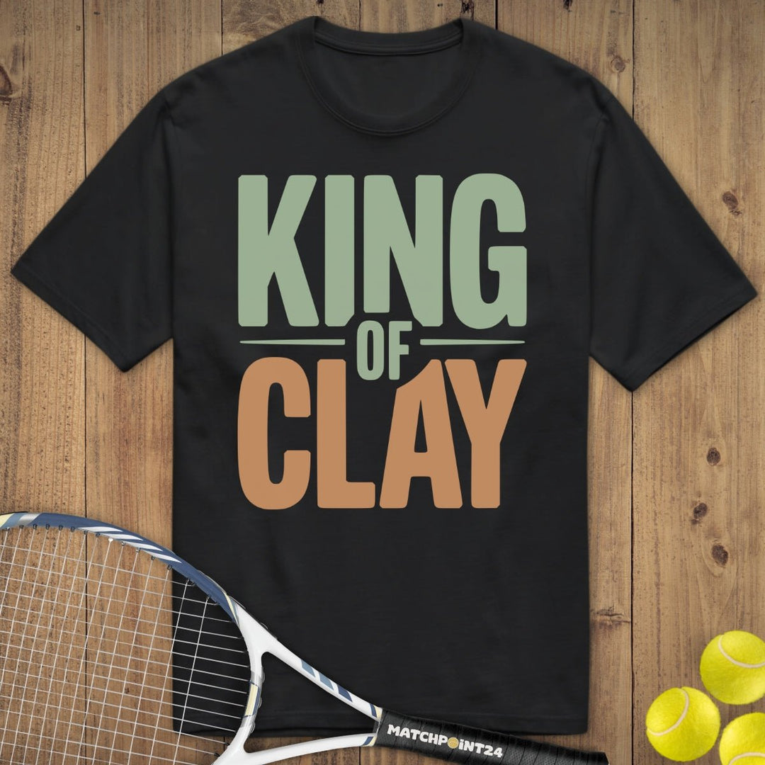 King of Clay | Premium Herren T-Shirt - Matchpoint24 - Kleidung für Tennisfans