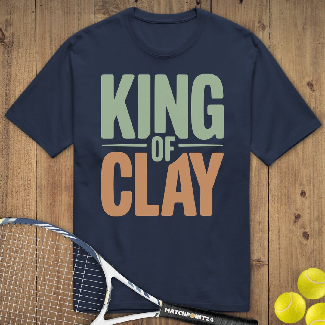 King of Clay | Premium Herren T-Shirt - Matchpoint24 - Kleidung für Tennisfans