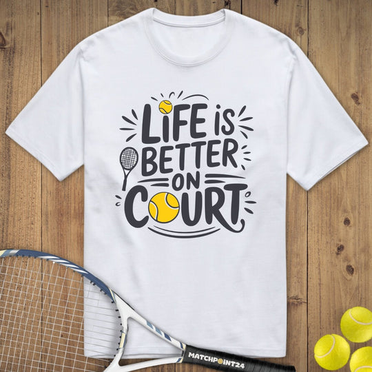 Life is better | Premium Herren T-Shirt - Matchpoint24 - Kleidung für Tennisfans