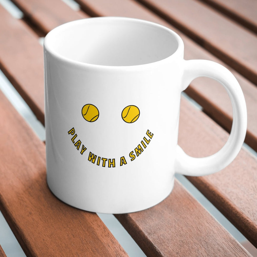 Play with a smile | Tasse - Matchpoint24 - Kleidung für Tennisfans