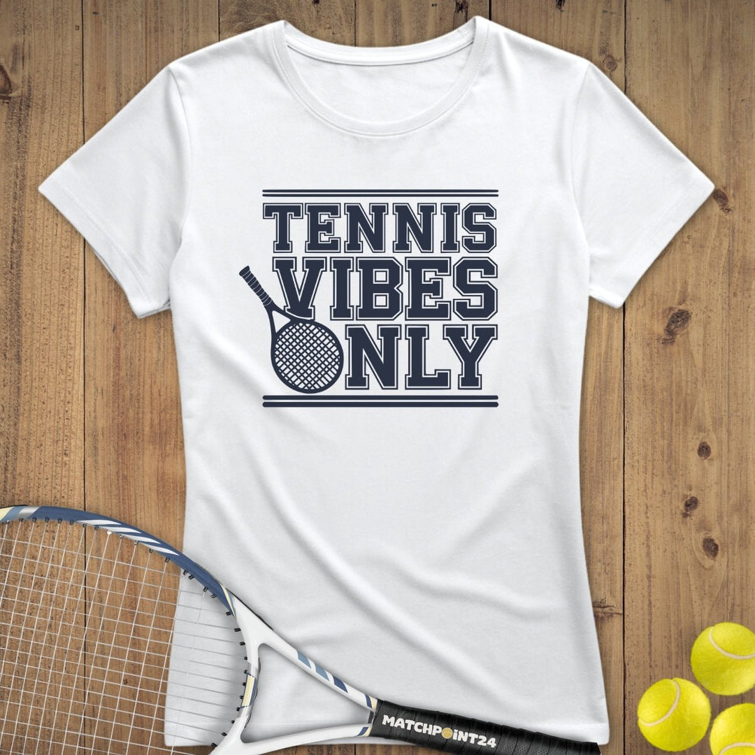 Tennis Vibes School | Premium Damen T-Shirt - Matchpoint24 - Kleidung für Tennisfans