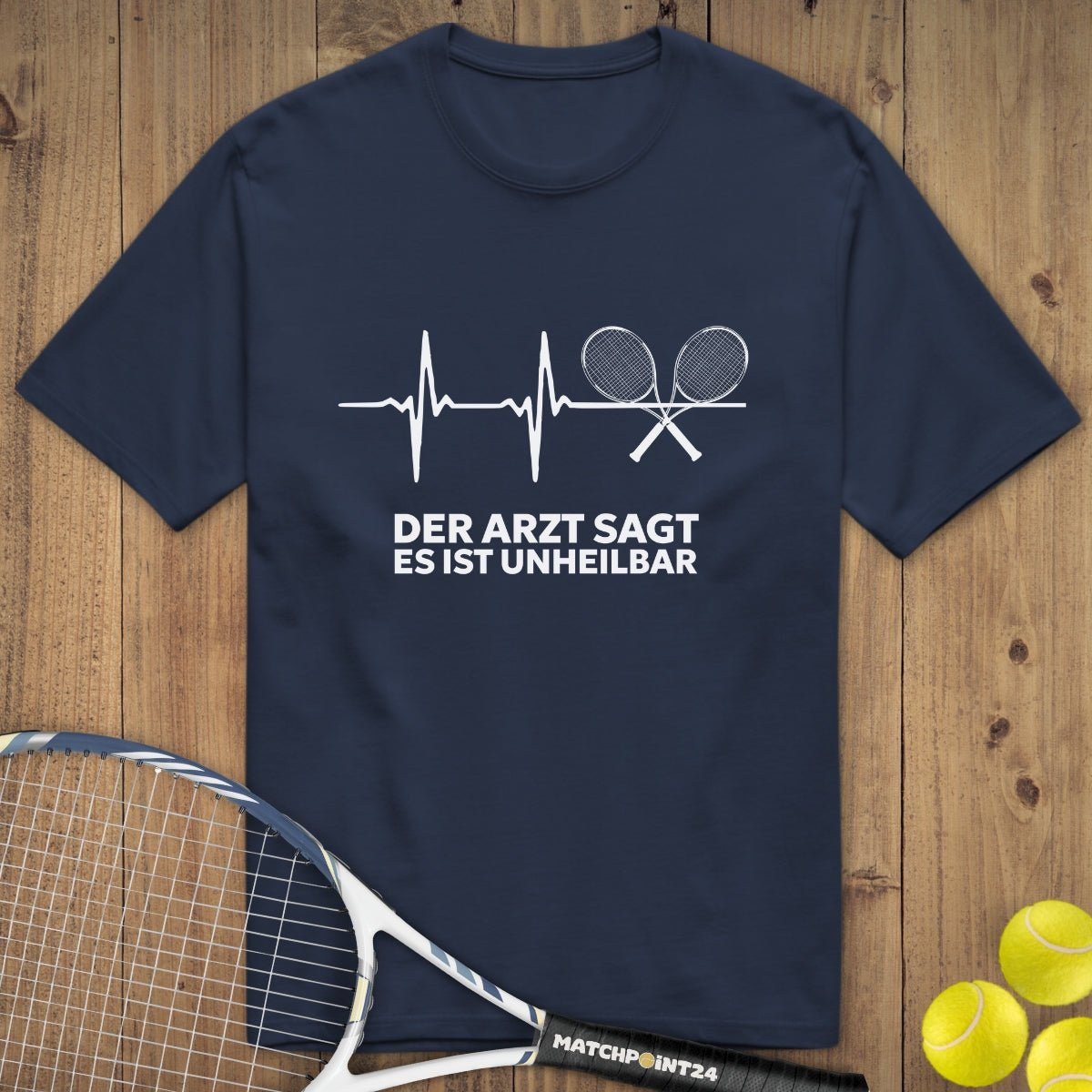 Unheilbar | Premium Herren T-Shirt - Matchpoint24 - Kleidung für Tennisfans