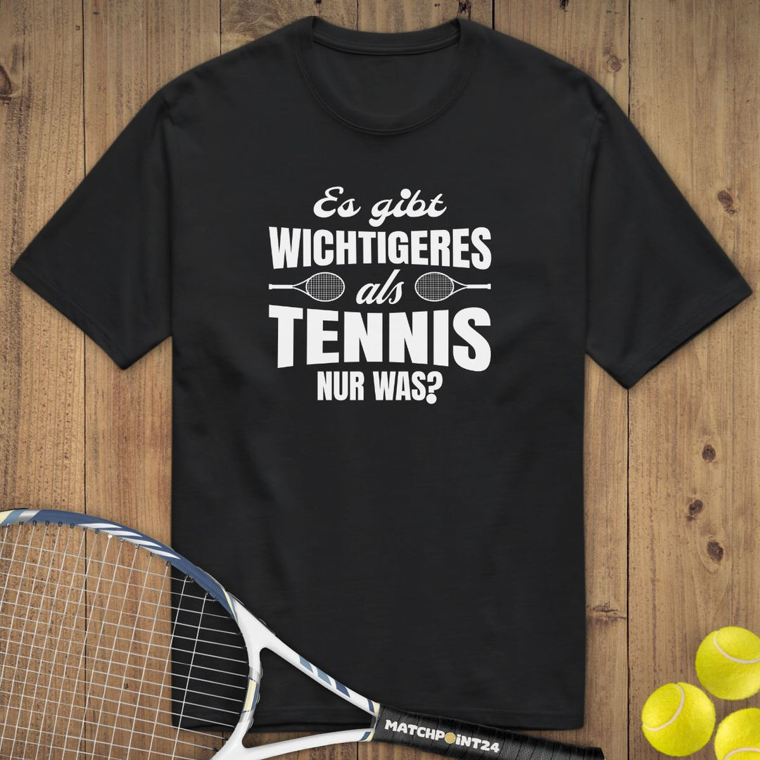 Wichtiger als Tennis | Premium Herren T-Shirt - Matchpoint24 - Kleidung für Tennisfans